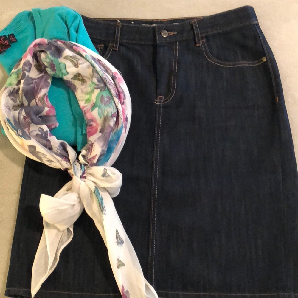 Old navy denim pencil skirt